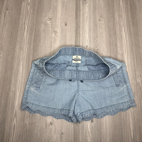 Magellan Outdoors - Girls S (7) - Scalloped Hem Shorts - Light Blue Denim - Picture 4 of 5